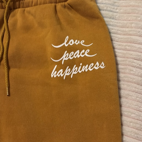 Bobbie Brooks Gold/ Yellow Sweats for Women. Size L. - Picture 4 of 4